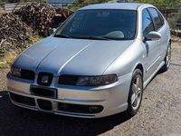Usata Seat Leon Sport 131 CV (96 kW) 2005 Argento Berlina