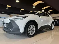 Usata Toyota C-HR Active 140 CV (102 kW) 2024 Bianco SUV