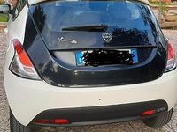 Usata Lancia Ypsilon 69 CV (50 kW) 2013 Bianco Utilitaria