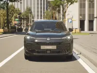 Nuova VW T-Roc R-line 150 CV (110 kW) 2026 Grenadill black metallizzato SUV
