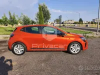 Usata Renault Clio V Evolution 94 CV (69 kW) 2024 Arancione Utilitaria