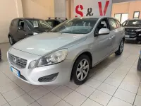 Käytetty Volvo V60 Summum 115 HP (84 kW) 2013 Hopea Farmari