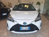 Usata Toyota Yaris Hybrid Business Edition 73 CV (53 kW) 2020 Bianco Berlina