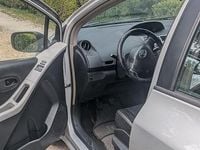 Usata Toyota Yaris 90 CV (66 kW) 2010 Grigio Utilitaria