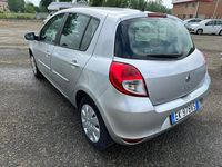 Usata Renault Clio II 75 CV (55 kW) 2011 Argento Berlina