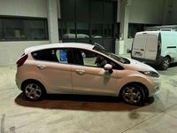 Usata Ford Fiesta 105 CV (77 kW) 2012 Bianco Utilitaria