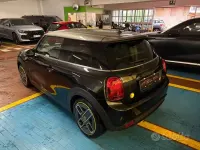 Usata Mini Cooper SE 75 kW (102 CV) 2022 Nero Utilitaria