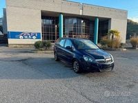 Usata Opel Zafira Business 110 CV (80 kW) 2012 Blu Monovolume