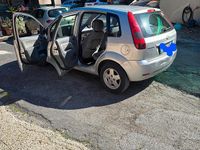 Usata Ford Fiesta 90 CV (66 kW) 2003 Grigio Utilitaria
