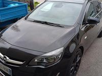 Usata Opel Astra 110 CV (80 kW) 2013 Nero Berlina