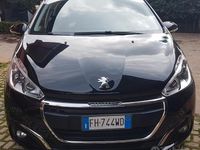 Usata Peugeot 208 75 CV (55 kW) 2017 Nero Utilitaria
