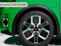 Nuova Renault R5 Urban 69 kW (95 CV) 2025 Argento Utilitaria