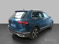 Usata VW Tiguan Elegance 150 CV (110 kW) 2021 Night shade blue SUV