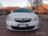 Usata Opel Astra Cosmo 140 CV (102 kW) 2012 Bianco Station wagon