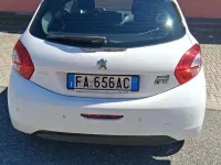 Usata Peugeot 208 Access 68 CV (50 kW) 2015 Bianco Utilitaria