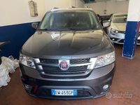 Usata Fiat Freemont Cross 170 CV (125 kW) 2014 Grigio SUV