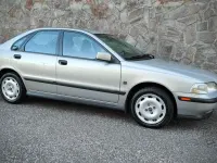 Usata Volvo S40 116 CV (85 kW) 1998 Argento Berlina
