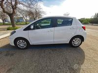 Usata Toyota Yaris Active 69 CV (50 kW) 2015 Bianco Utilitaria
