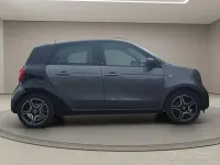 Usado Smart ForFour Prime 90 CV (66 kW) 2018 Gris Utilitario