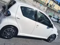 Usata Toyota Aygo 68 CV (50 kW) 2012 Bianco Utilitaria