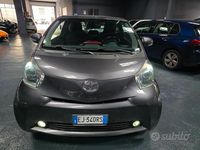 Usata Toyota iQ 100 CV (73 kW) 2011 Grigio Utilitaria