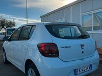 Usata Dacia Sandero Lauréate 75 CV (55 kW) 2017 Bianco Berlina