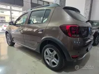 Usata Dacia Sandero Stepway 101 CV (74 kW) 2020 Marrone Berlina