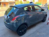 Usata Lancia Ypsilon Gold 85 CV (62 kW) 2015 Blu Utilitaria