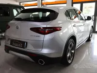 Usata Alfa Romeo Stelvio Executive 179 CV (131 kW) 2017 Argento SUV