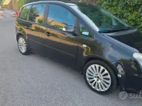 Usata Ford C-MAX Titanium 141 CV (103 kW) 2009 Nero Monovolume