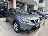 Usata Nissan Qashqai Acenta 110 CV (80 kW) 2015 Grigio scuro met. SUV