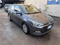 Usata Hyundai i20 Comfort 75 CV (55 kW) 2015 Grigio Utilitaria