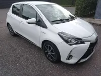Usata Toyota Yaris Hybrid Active 73 CV (53 kW) 2018 Bianco Berlina