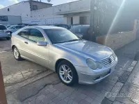 Begagnad Mercedes C220 Classic 143 HK (105 kW) 2003 Grå Sedan