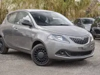 Usata Lancia Ypsilon Silver 70 CV (51 kW) 2023 Grigio Utilitaria