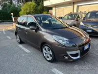 Usata Renault Scénic III XMOD 110 CV (80 kW) 2010 Marrone Monovolume