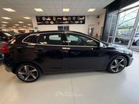 Usata Volvo V40 R-Design Kinetic 114 CV (83 kW) 2015 Nero Berlina