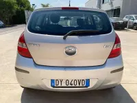Usata Hyundai i20 Comfort 77 CV (56 kW) 2009 Argento Utilitaria