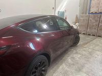 Usata Tesla Model Y 152 kW (208 CV) 2023 Rosso SUV