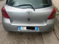 Usata Toyota Yaris 90 CV (66 kW) 2006 Grigio Berlina