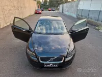 Usata Volvo C30 Summum 136 CV (100 kW) 2008 Nero Utilitaria
