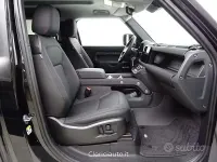 Nuova Land Rover Defender SE Dynamic 200 CV (147 kW) 2025 Nero SUV