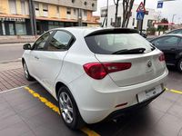 Usata Alfa Romeo Giulietta Progression 105 CV (77 kW) 2012 Bianco Utilitaria