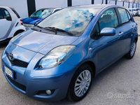 Usata Toyota Yaris 100 CV (73 kW) 2010 Blu Utilitaria