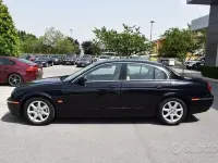Usata Jaguar S-Type Executive 207 CV (152 kW) 2005 Nero Berlina