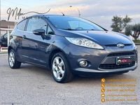 Usata Ford Fiesta Titanium 82 CV (60 kW) 2010 Gray Berlina