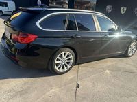 Usata BMW 318 Luxury Line 143 CV (105 kW) 2015 Azzurro Station wagon