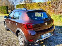 Usata Dacia Sandero Stepway 90 CV (66 kW) 2017 Marrone Berlina