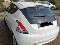 Usata Lancia Ypsilon Gold 69 CV (50 kW) 2017 Bianco Utilitaria