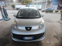 Usata Peugeot 107 68 CV (50 kW) 2006 Grigio Utilitaria